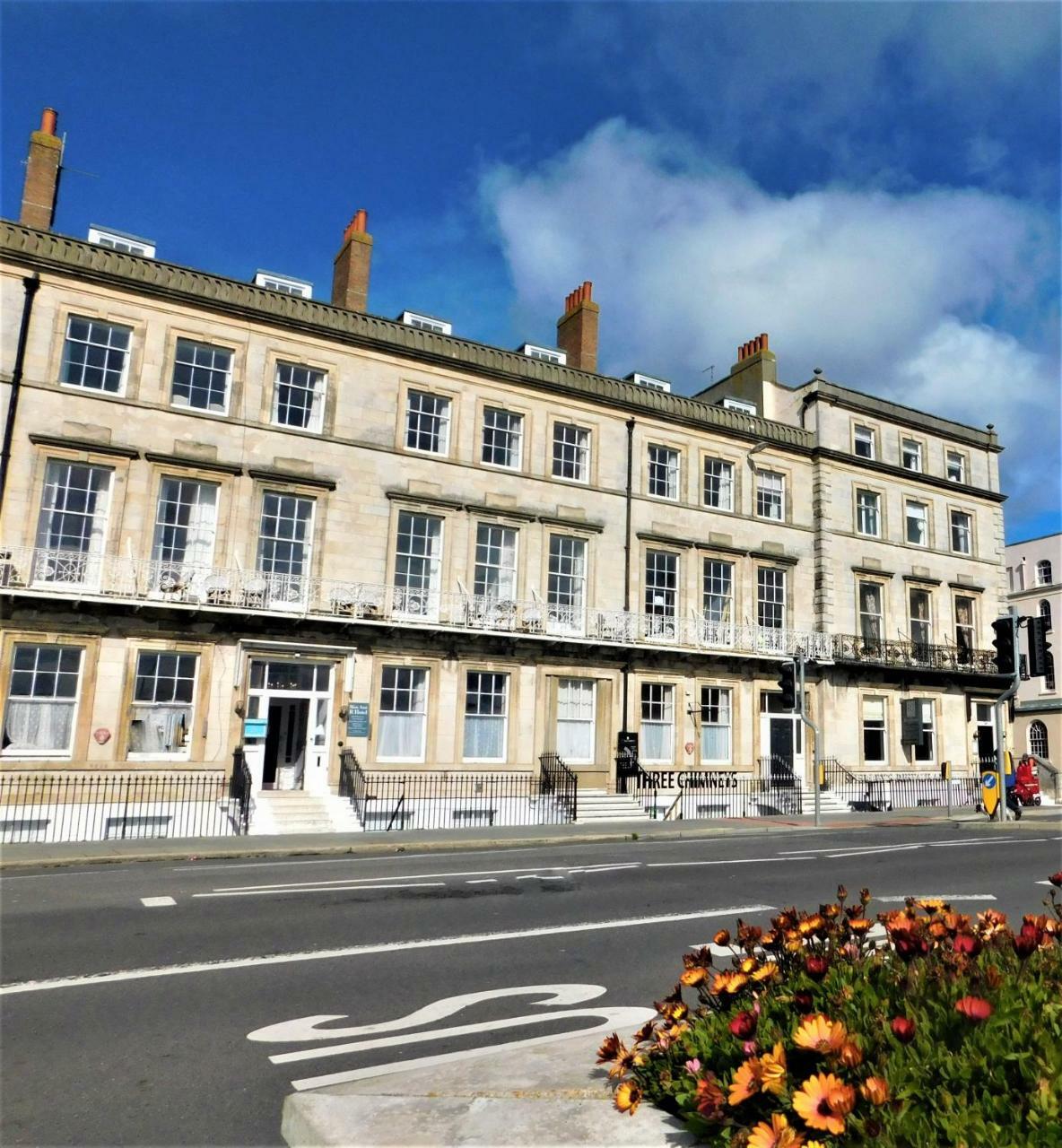 The Jubilee West- With Facilities & Smokehouse - Newly Refurbished Facilities Weymouth