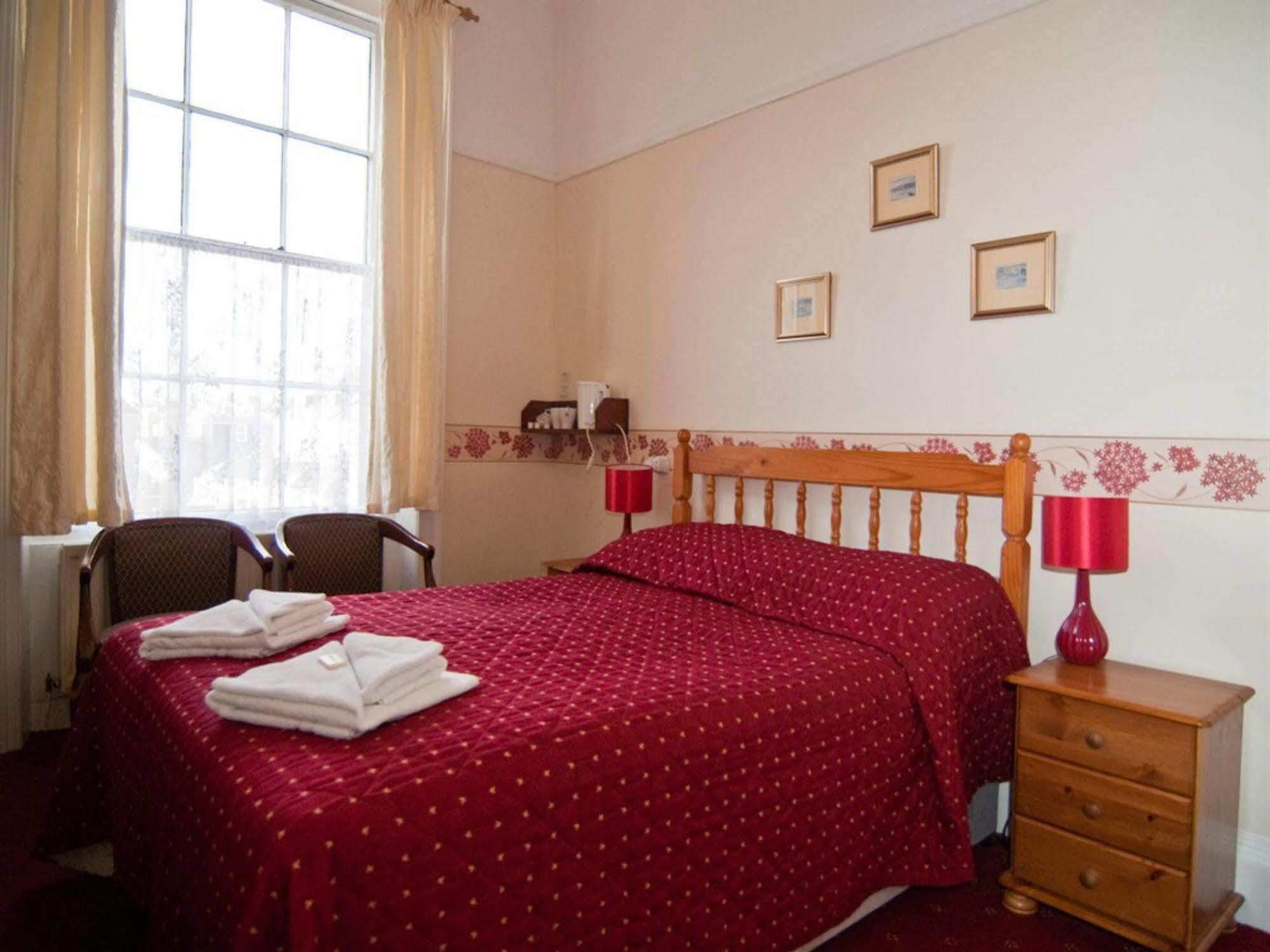 The Jubilee West- With Facilities & Smokehouse - Newly Refurbished Facilities Weymouth