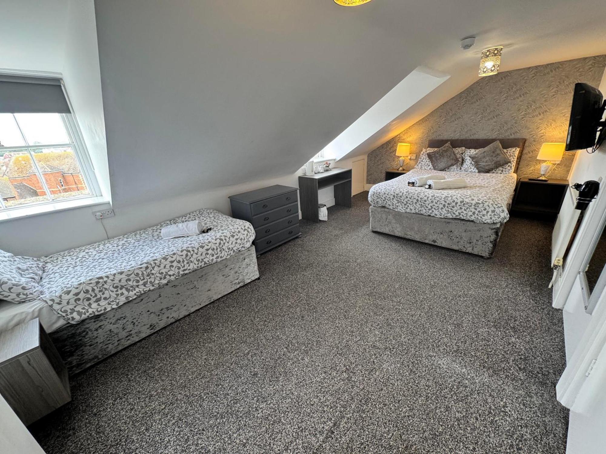 The Jubilee West- With Facilities & Smokehouse - Newly Refurbished Facilities Hotel Weymouth