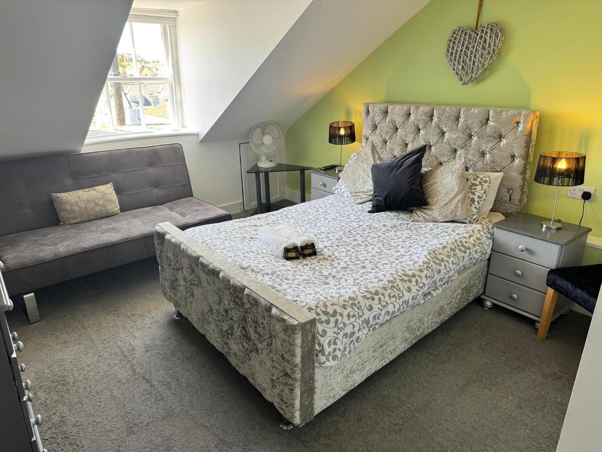 Hotel The Jubilee West- With Facilities & Smokehouse - Newly Refurbished Facilities Weymouth