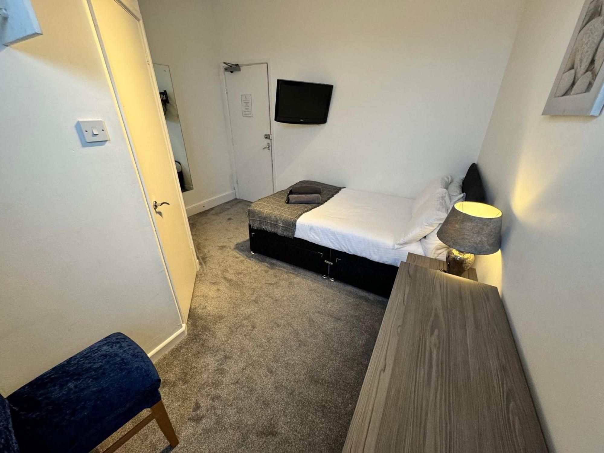 The Jubilee West- With Facilities & Smokehouse - Newly Refurbished Facilities
